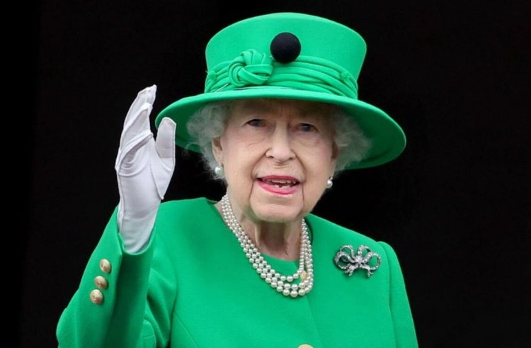   The Queen of England faces cancellation as mobility issue is getting severe.Queen Elizabeth 
